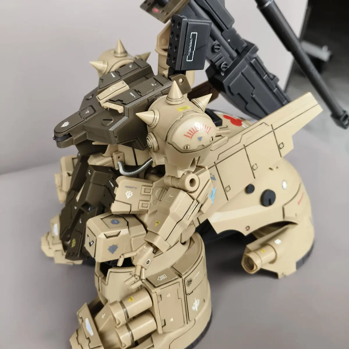 

Xamel Yms-16M 1/144 Scale Desert Yellow Action Figure Chinese Version Plastic Robot Model Toy for Collectors And Gifts