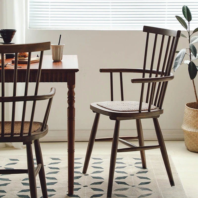 Cadeira retrô de madeira maciça, cadeira de mesa, cadeira de jantar com apoio de braço medieval francês