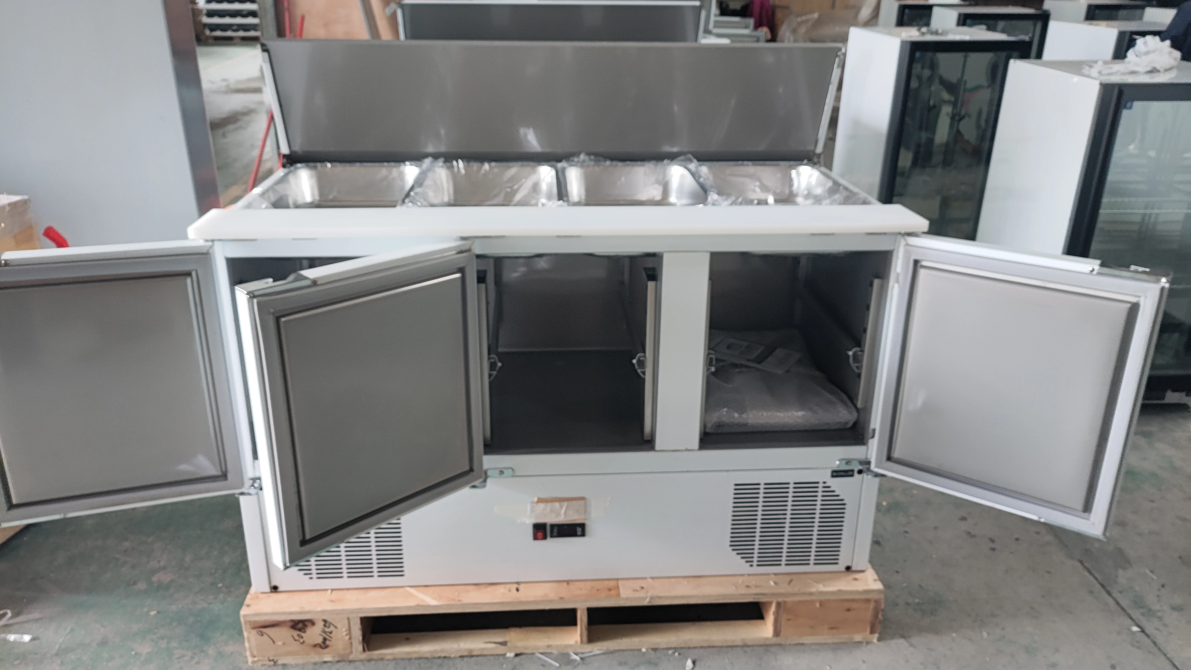 Custom Commercial Kitchen Machine Salad Bar Counter Refrigerator Preparation Chiller Pizza Prep Table