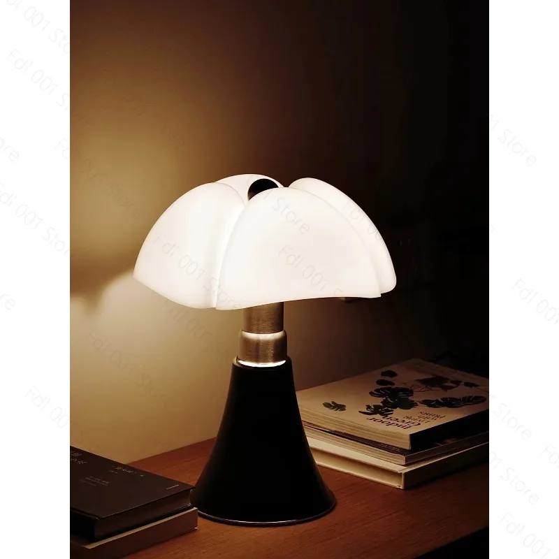 Vintage  Petal Table Lamp Nordic Retro Bedside Lamp for Bedroom Living Room Home Decoration