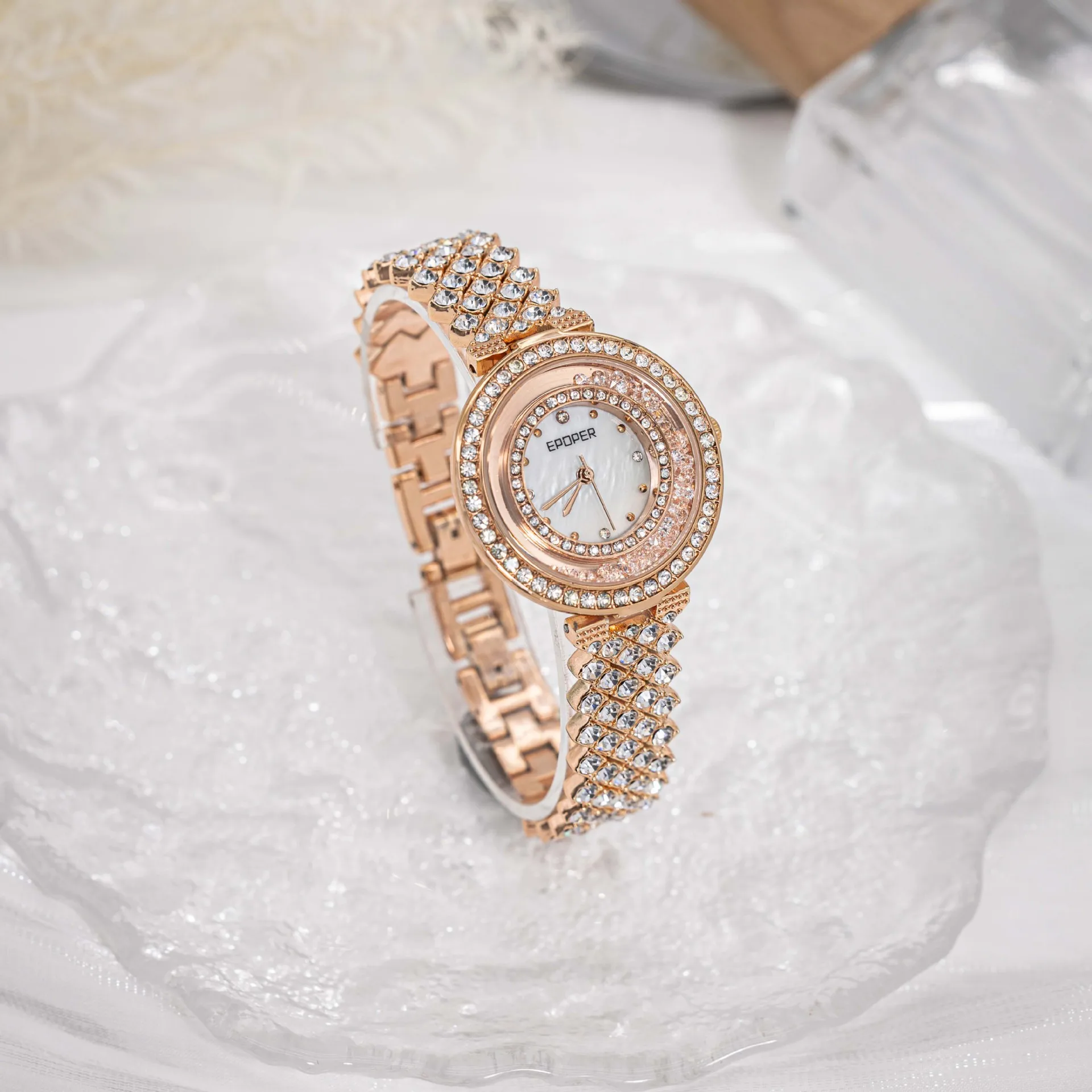 New light luxury fashion high-value women's watch, suitable for students, workplaces, and casual wear, versatile bracelet watch
