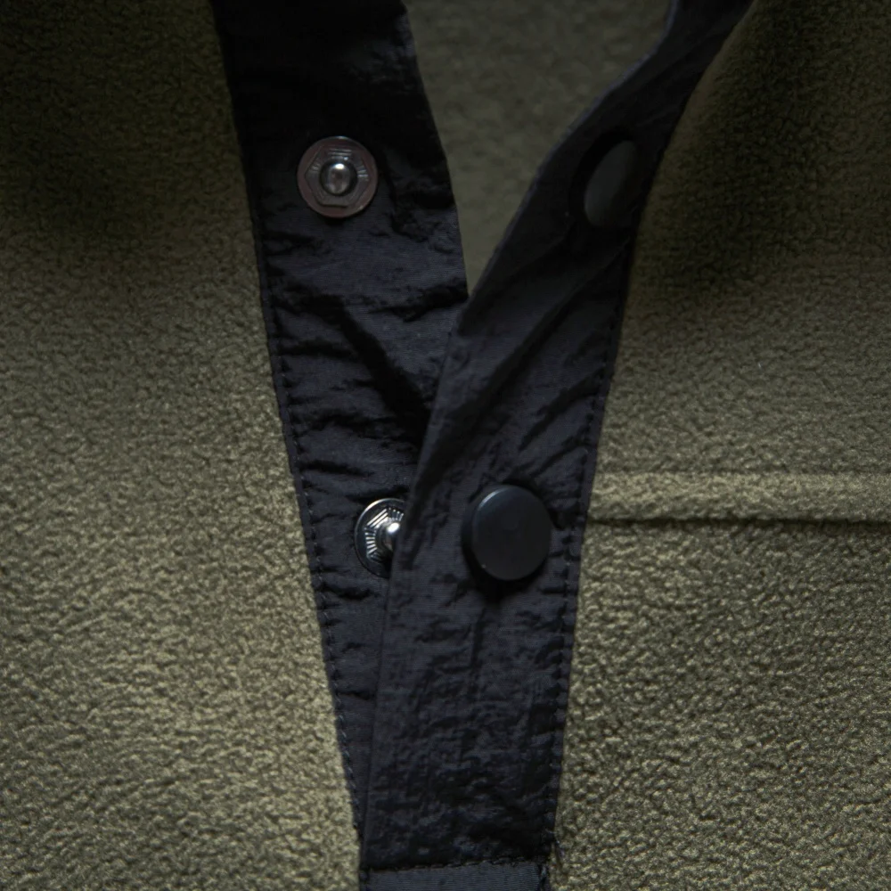 AIOPESON Herren Fleece-Sweatshirt mit mehreren Taschen, Stehkragen, Druckknöpfen, einfarbig, lässiger Outdoor-Pullover, warm für Herbst und Winter. – Detail 12