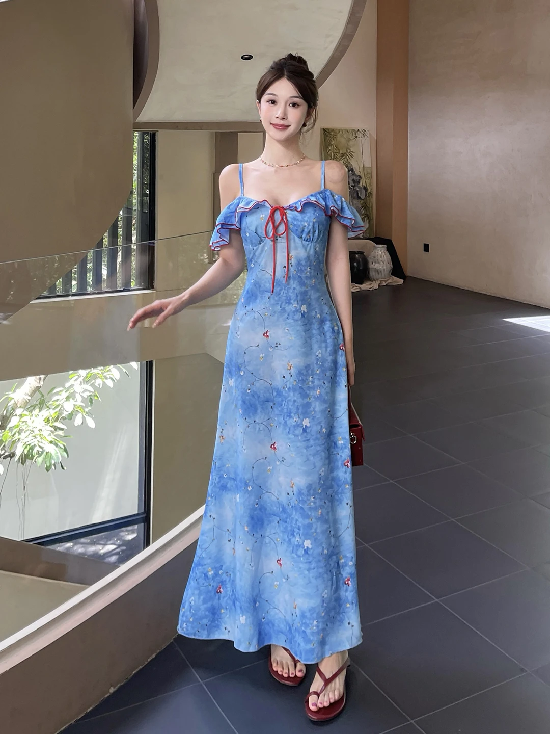 فستان مكشكش بفيونكة منقوشة بالزهور باللون الأزرق الفرنسي بكتف واحد للنساء أنيق بقصة ضيقة على شكل حرف a فستان صيفي يتميز بنمط تشبه الجنية