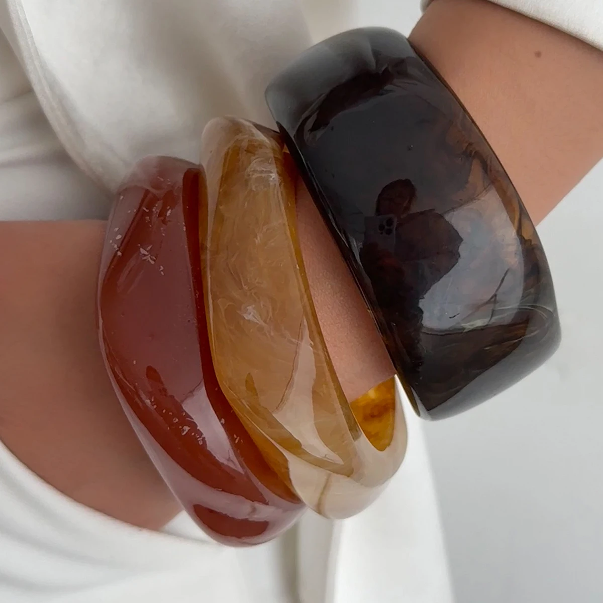 Ingemark 3 Stile übertriebene breite Armreifen aus Kunstharz für Frauen, Vintage-Stil, stapelbare Armbänder, Y2K-Neujahrs-Handschmuck, Geschenk