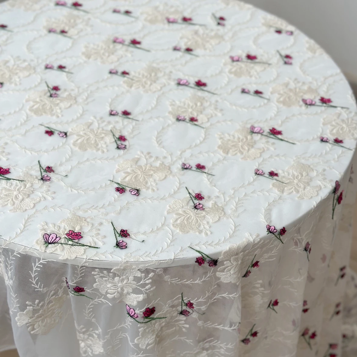 Cotton Thread Beige Flowers Embroidery Polyester Red Florets High Quality Skin Friendly Mesh Lace Fabric Home Decoration X1020