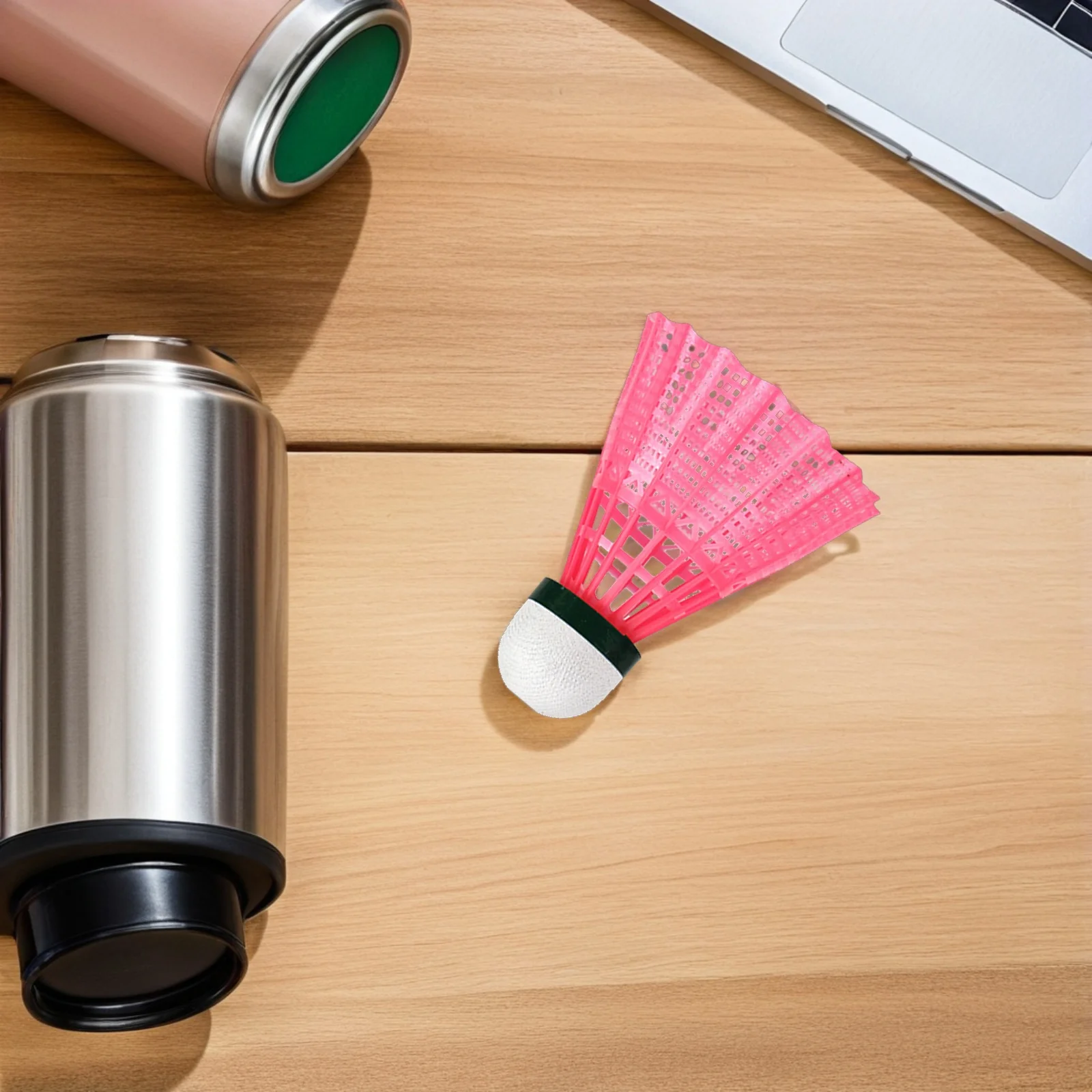 

6 шт. прочных воланов для бадминтона, прочный материал, хорошо отскакивают, не легко ломаются, идеально подходят для семейных игр, розовые