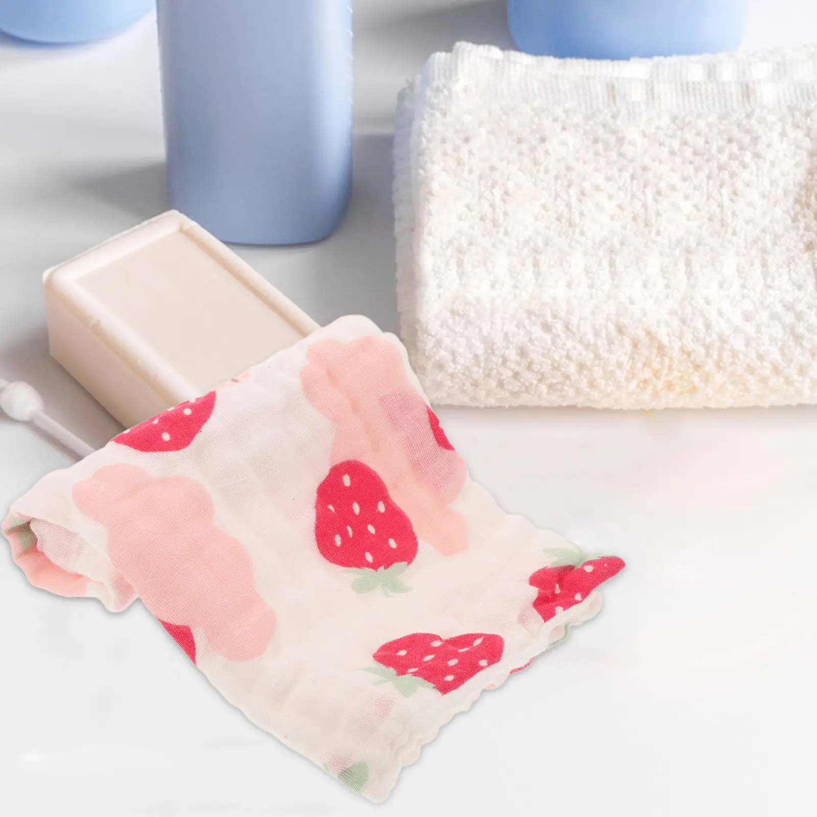 

Strawberry Muslin Baby Drool Bibs 30x30cm Soft Cotton Gauze Bandana Adjustable Baby Bibs for Newborns Teething Absorbent Unisex