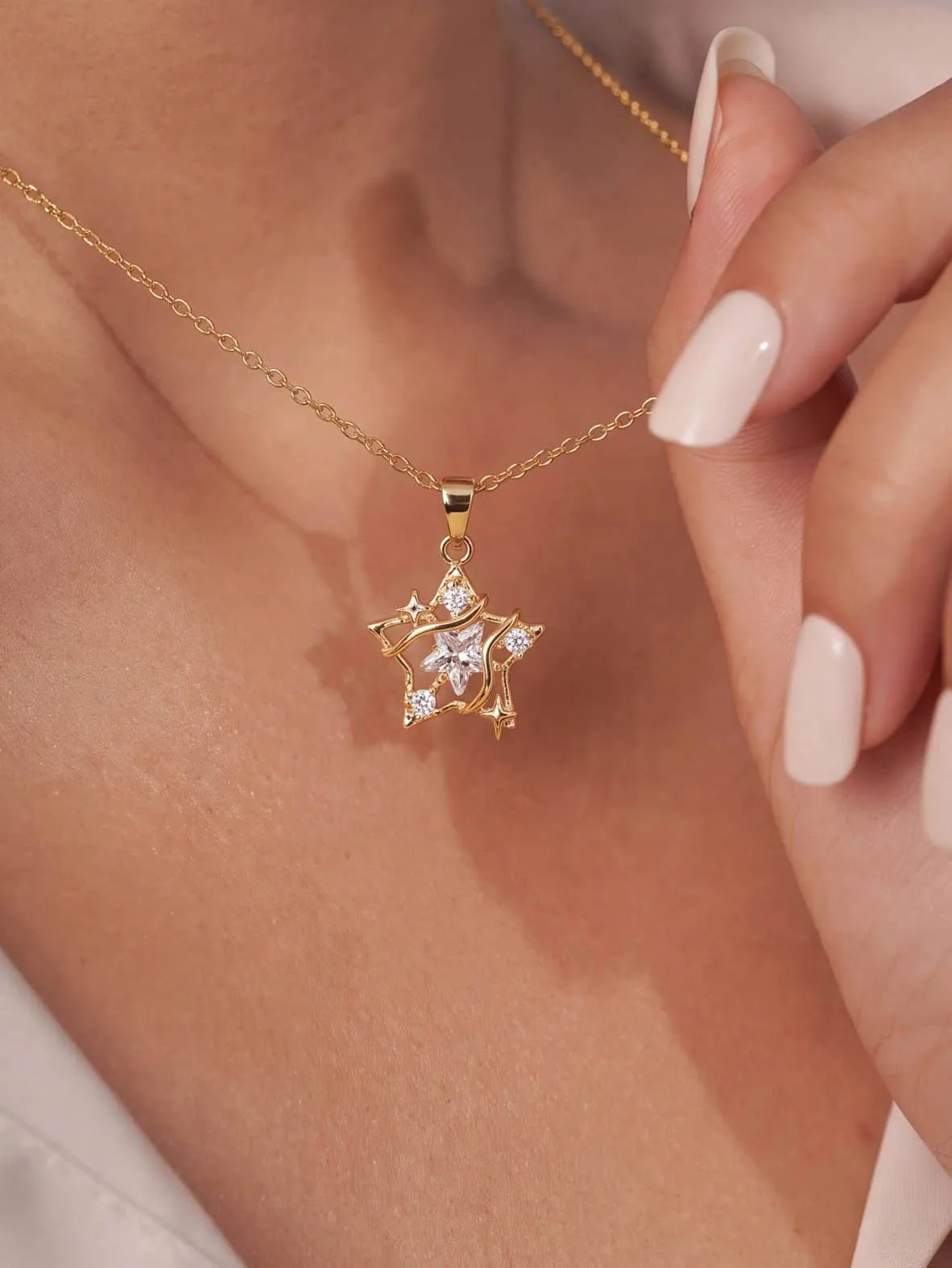 1pc Star & Moon Design Separable Necklace, Can Be Worn Individually Or As Best Friend/Couple Pair, Strong Atmosphere, Hollow 3D