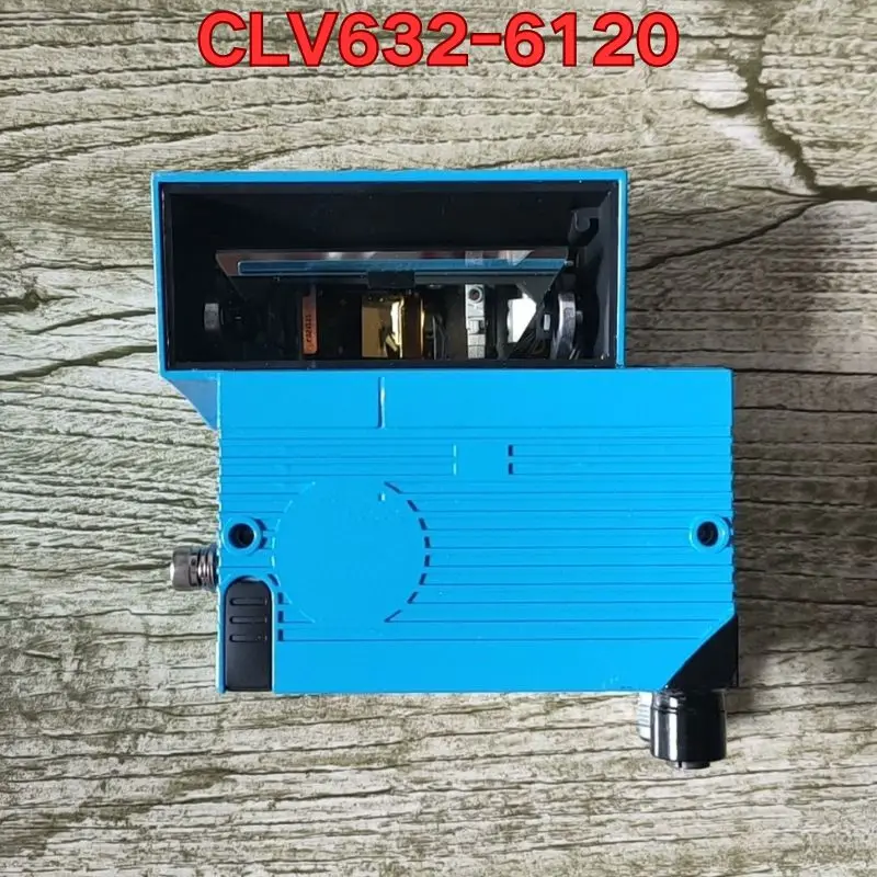 

Бывший в употреблении фиксированный функциональный сканер штрих-кодов CLV632-6120 — это нормальное предложение в листопаде 2025 г.