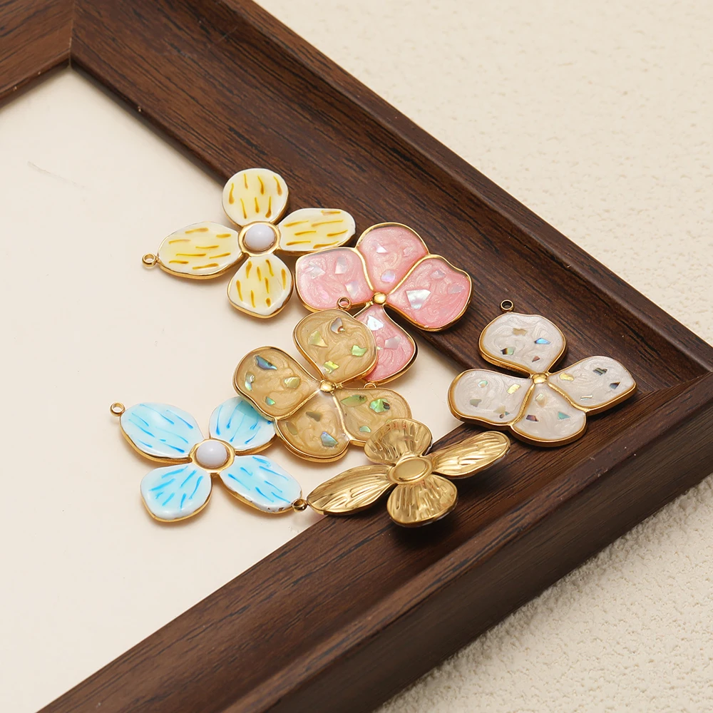 4 Stück Edelstahl-Anhänger mit Einfachen Eleganten Emaille-Blumen für DIY-Schmuck, Damenhalsketten, Anhänger, Zubehör und Ohrringherstellung – Detail 6