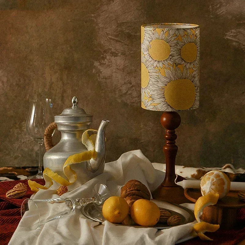 Abstract art retro simple yellow petals bedroom desk cloth cover solid wood table lamp