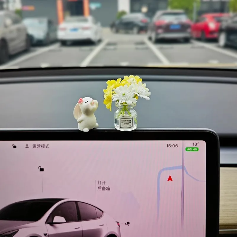 Cute Mini Bunny and Daisy Flower Vase Car Rearview Mirror Ornaments Funny Dashboard Decorations Car Interior Accessories