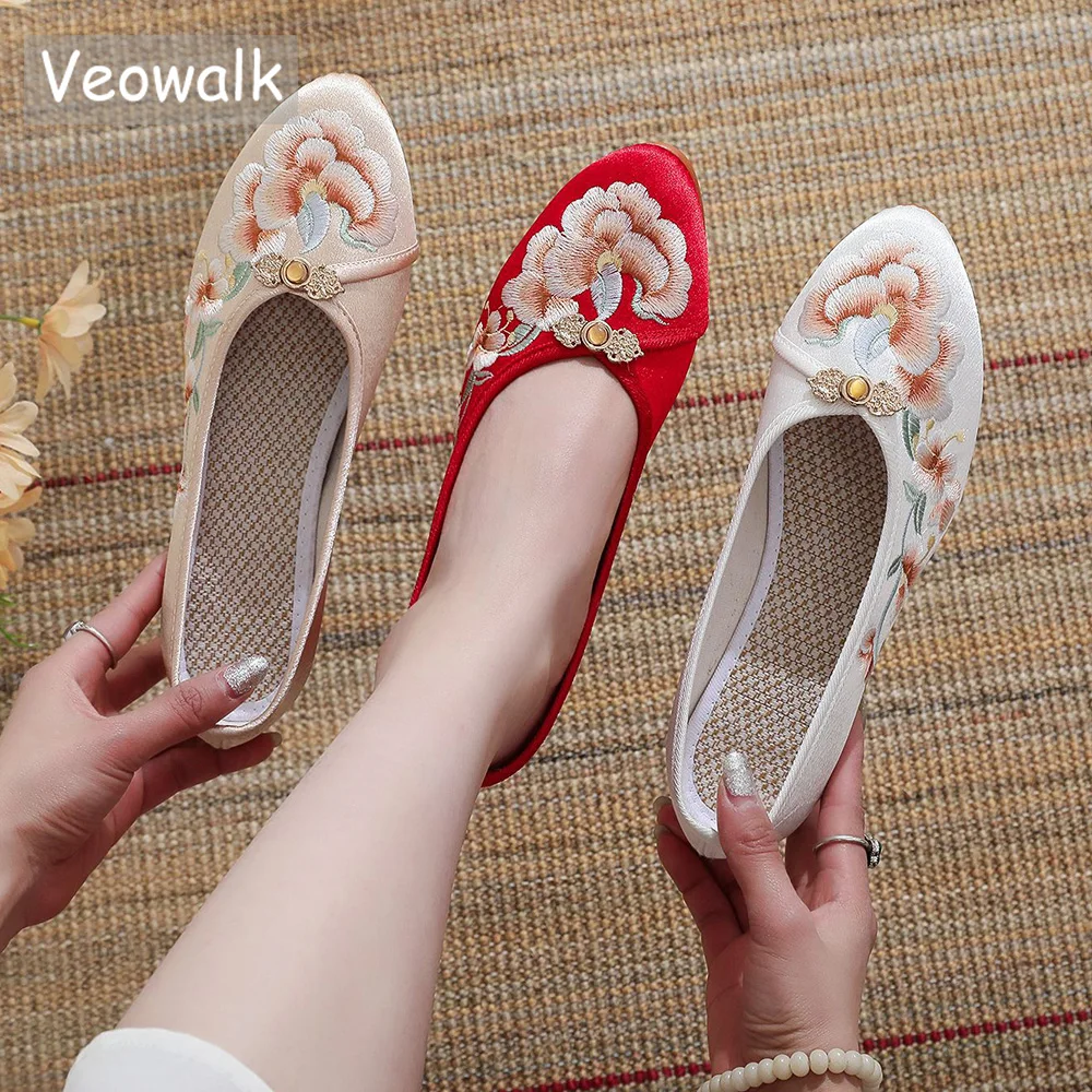 Veowalk Handmade Comfortable Pointed Toe Slip On Women Pumps Low-Heel Ladies Dress Shoes Woman Retro Embroider Ethnic Dance Shoe