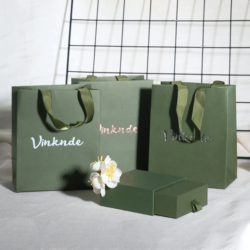 

High-End Cardboard Paper Tote Bag for Shopping Bulk Personalised Logo Luxury Retail Jewelry Cosmetic Perfume Packaging Gift Bags