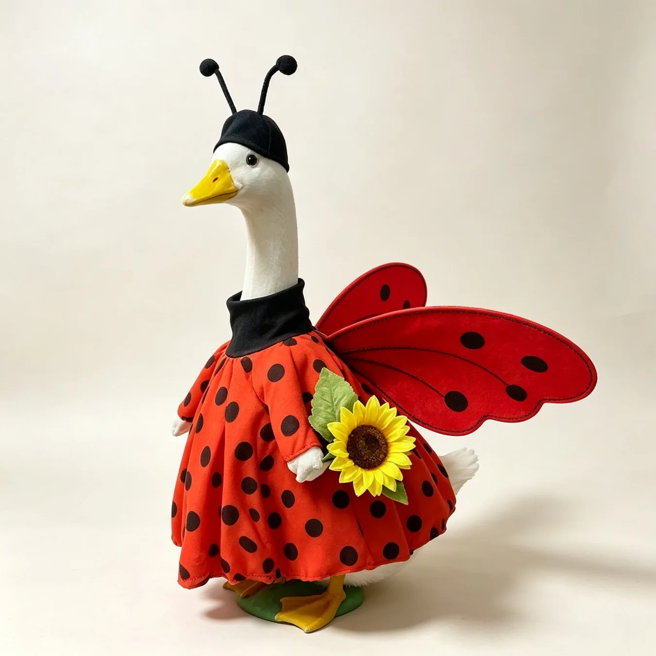 Pastoral Bee Ladybug Outfit Set For Porch Goose Statue Outdoor Yard Lawn Decoration Accessory Goose Not Included