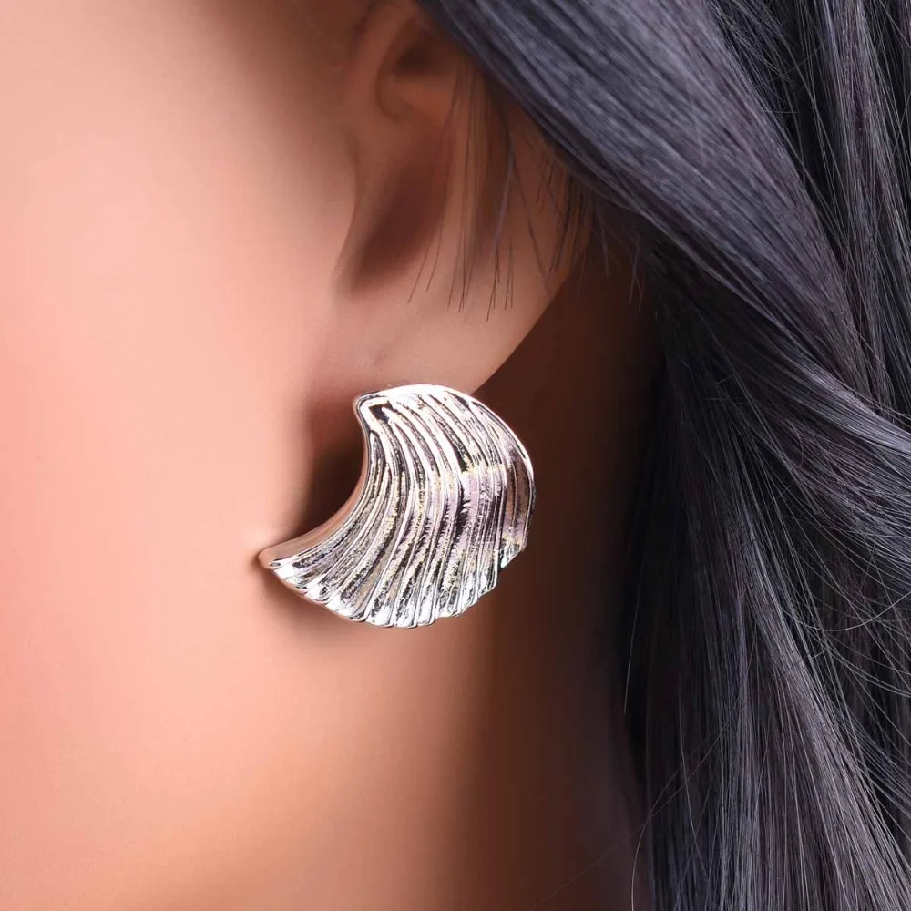 Металлические серьги-гвоздики, минималистичные индивидуальные корейские вечерние серьги в стиле панк, плиссированные дизайнерские геометрические украшения для пирсинга ушей для женщин и девочек