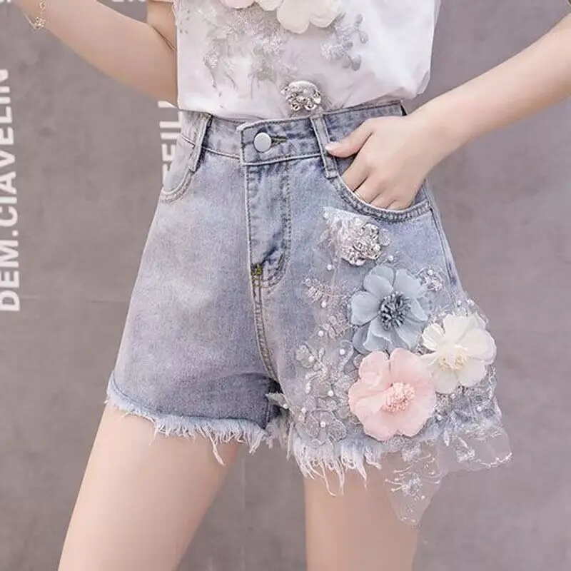 Neue Damen-Jeansshorts mit bestickten Blumen, sexy Damen-Jeansshorts, 2022, Sommer, hohe Taille, locker sitzende, weites Bein, süße hellblaue Shorts