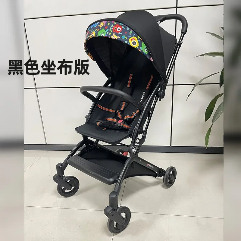 The baby stroller is light, folded and easy to sit in the children's pocket and the newborn baby has a high view parachute.