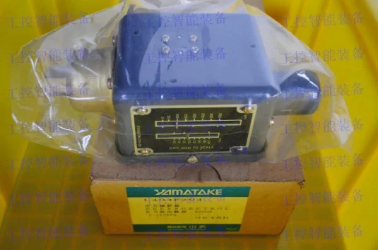 November Spot Genuine YAMATAKE/AZBIL Sanmu Pressure Controller L404F204 /208