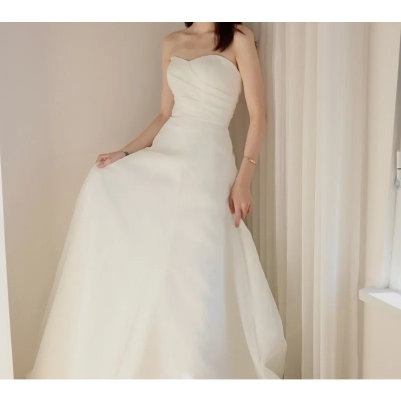 Personalizado sexy vestido de casamento sem alças elegante a linha sem mangas vestido clássico rendas até pequeno trem robe