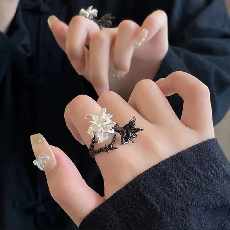 Black and White Dual Tone Mandala Flower Opening Ring For Women Personalized Index Finger Ring Fashion Jewelry