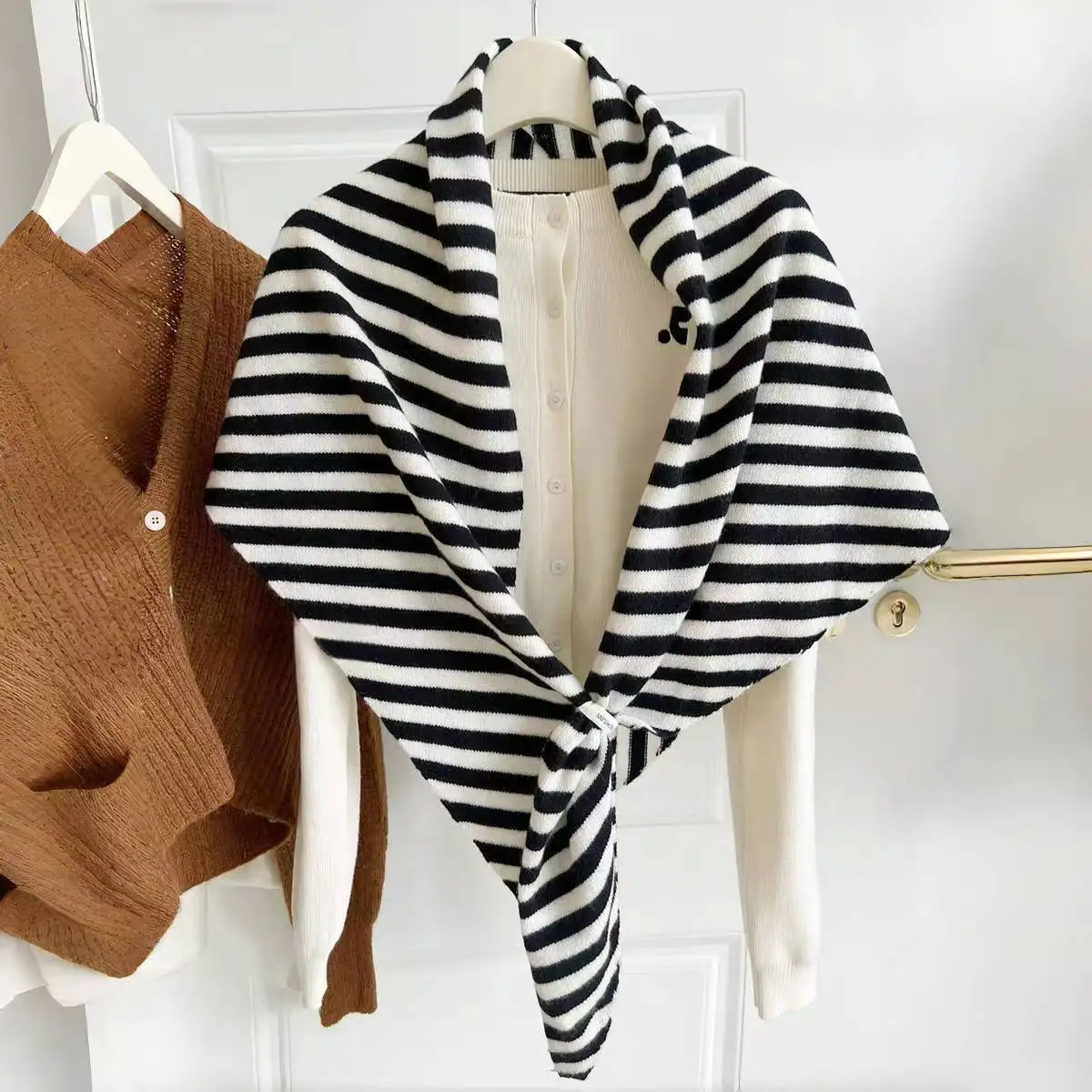 rench Sciarpa a righe vintage avvolgente in misto lana Scialle a triangolo Inverno caldo nappa Accessori moda Donna Lady