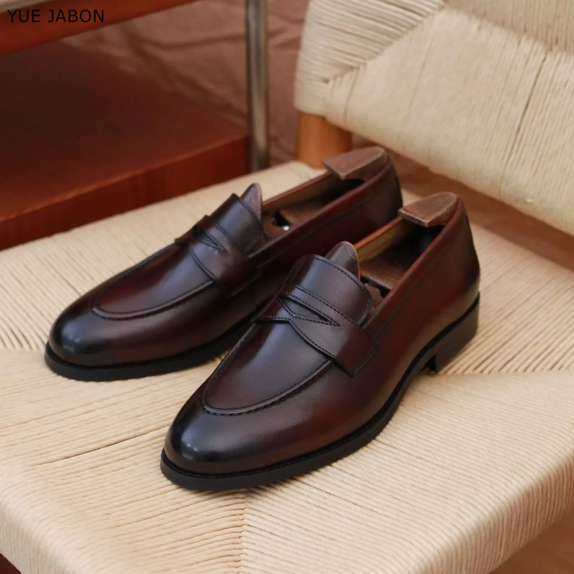 

Coffee Luxury Men Penny Loafers Genuine Leather Slip On Black Casual Business Dress Shoes Mens Wedding Party Office Fashion Shoe