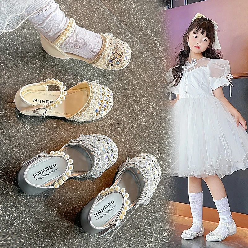 

Детские сандалии для девочек с блестящими кристаллами и кружевом, модные полусандалии на липучке, летние туфли для танцев и праздников, мягкие, коллекция 2026