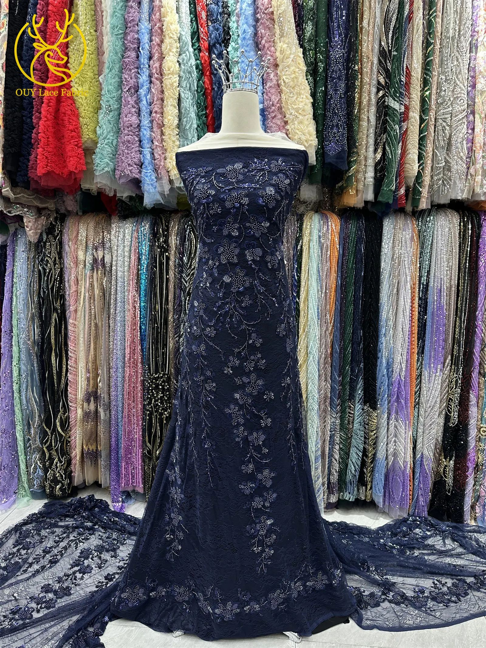 Afrikanischer Bräutigam Bestickter Pailletten-Spitzenstoff 2026 Luxuriöser Marineblauer Französischer Perlen-Spitzenstoff für Braut-Hochzeitskleider und Partykleider zum Nähen – Detail 5