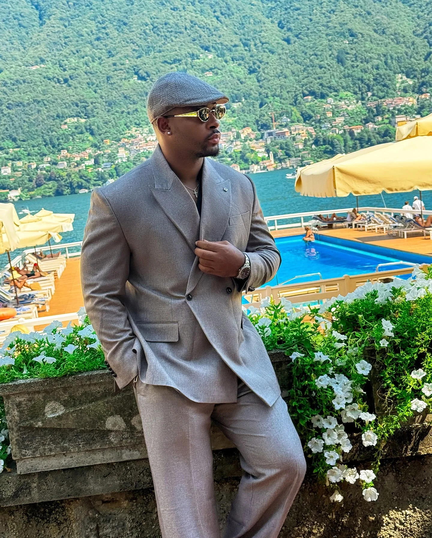 Abiti da sposa britannici per il tempo libero per lo sposo Smoking doppiopetto con risvolto con visiera 2 pezzi Giacca Pantaloni Festa serale Personalizzato