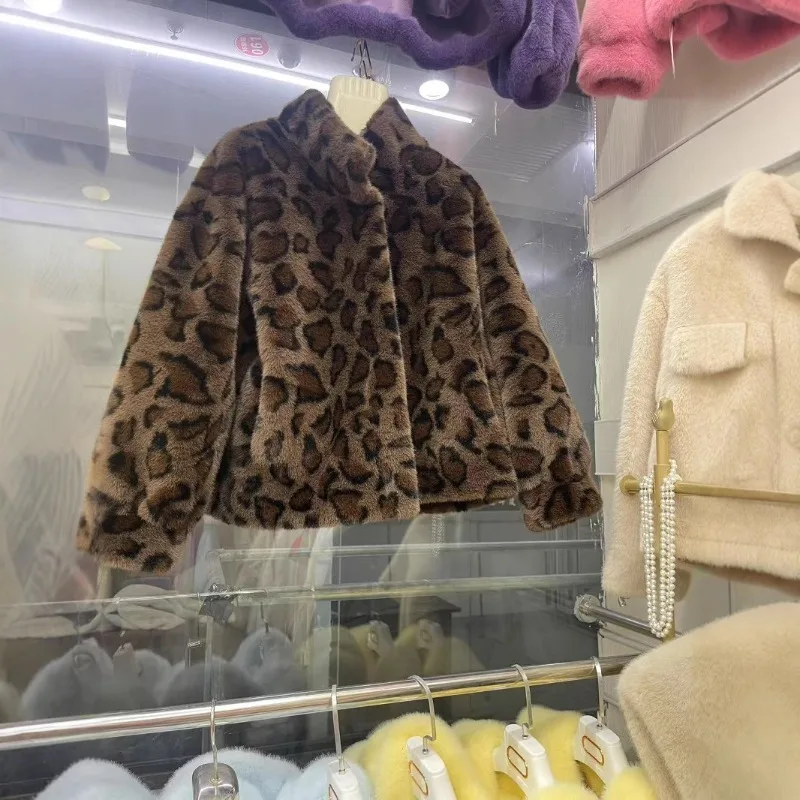 Nouveau à la mode imprimé léopard grande fleur fausse fourrure une pièce Faux vison épaissi tissu col montant manteau court vêtements pour femmes