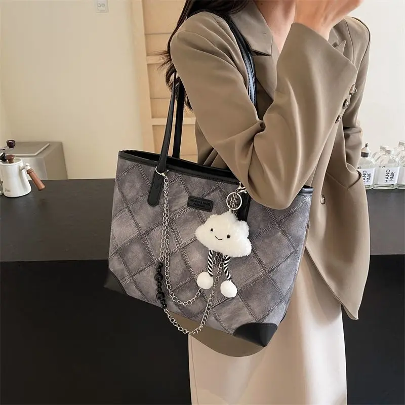 

Korean Style Quilted Chain Tote Bag Women Solid Color Large Capacity Shoulder Bag Ladies Student Casual Commute Underarm Bag New
