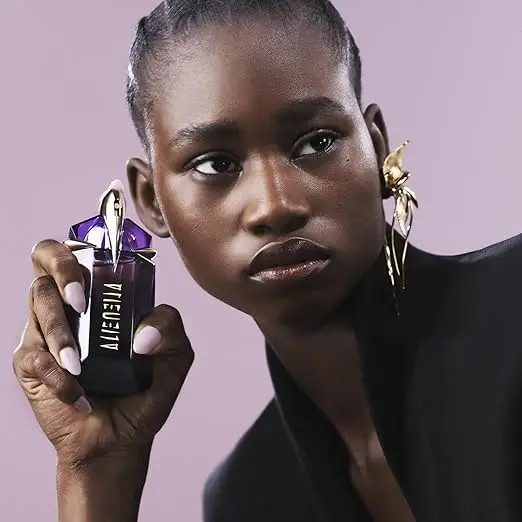 Женские духи Thierry Mugler Shaped 100 мл/3,4FL. Таинственная бутылка с аметистом OZ как инопланетянное сокровище.