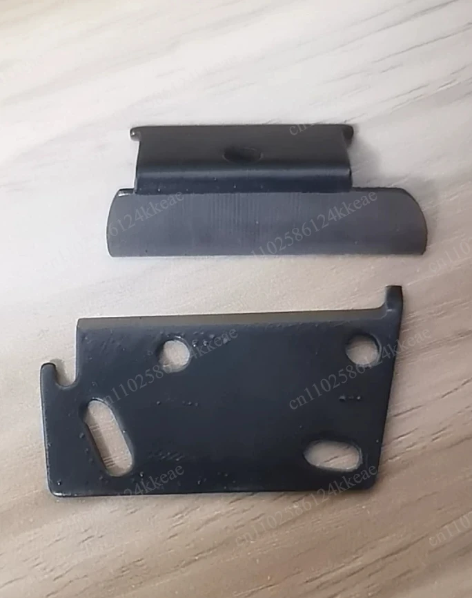 Disc tape machine tape peeling bracket