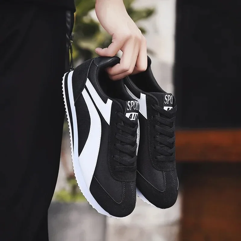 Męskie obuwie codzienne Streetwear buty do biegania dla mężczyzn Super lekki chodzenia Jogging oddychające adidasy sportowe buty sportowe