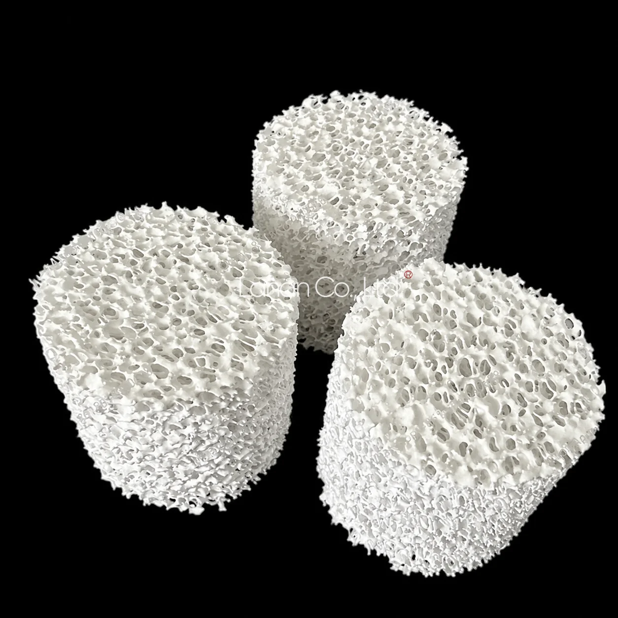 Lanan Cylindrical Alumina Foam Ceramic 30PI Porous Filter, High Temperature Resistant