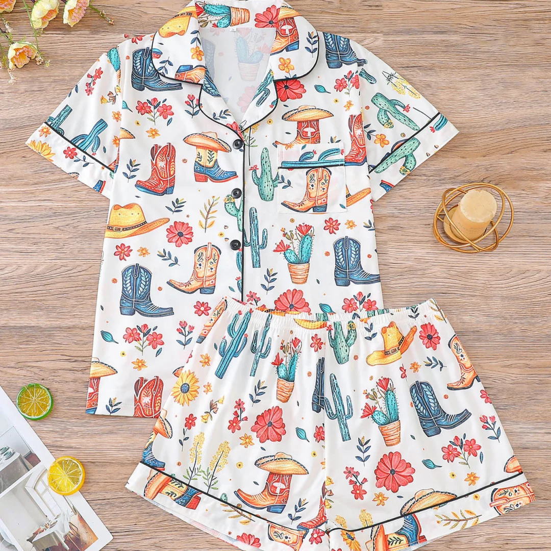 Set Piyama Wanita Putih Piyama Bermotif Tema Kaktus Koboi dengan Kerah Lengan Pendek dan Celana Pendek Hadiah Natal
