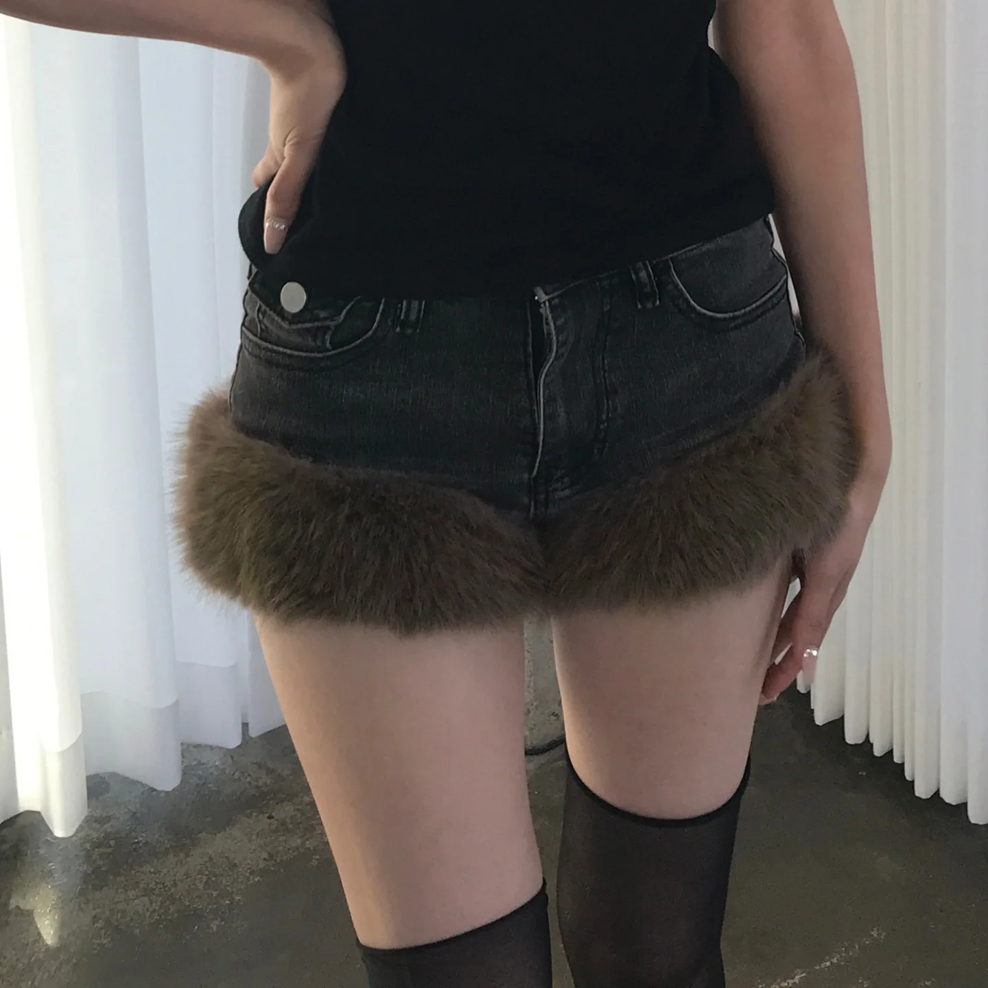 2026 New Retro Fluffy Splicing Denim Shorts Spice Girl Warm Fashion Low Waist Hip Hot Pants Women