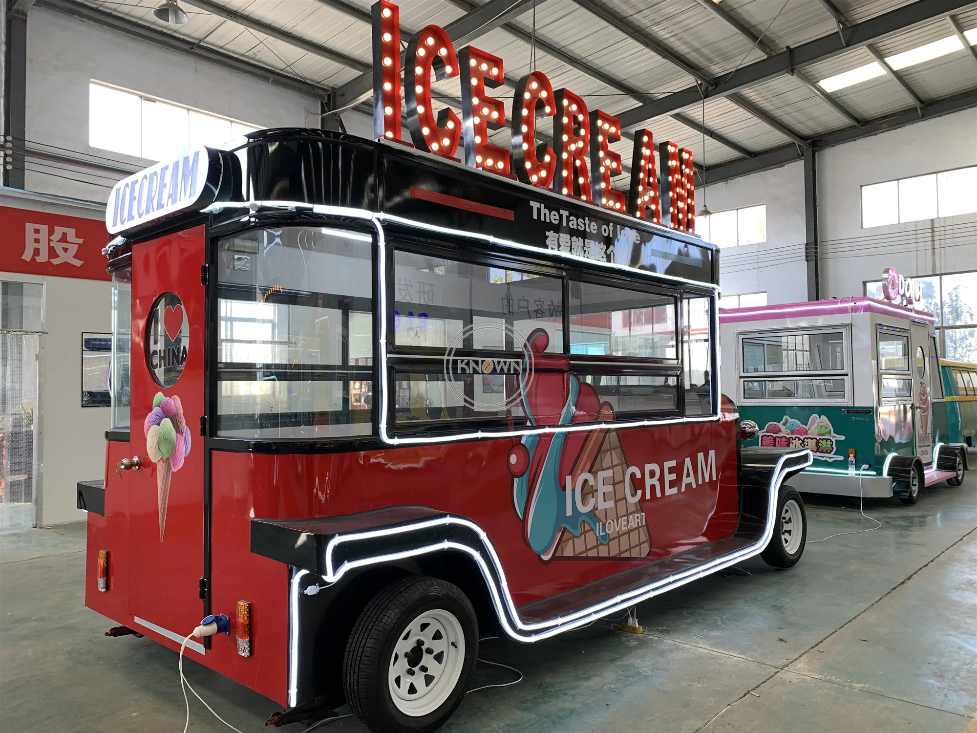 OEM 전기 스트리트 모바일 케이터링 푸드 자판기 트럭, 다기능 아이스크림 푸드 카트 키오스크