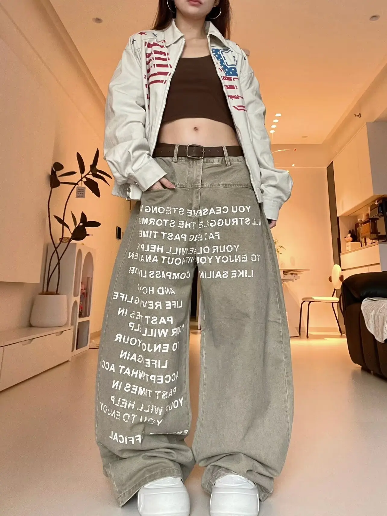 

Хаки Винтаж с буквенным принтом Женские и мужские джинсы Y2k Harajuku Промытые широкие брюки в американском стиле Джинсовые брюки Мешковатые уличные брюки в стиле хип-хоп 2025