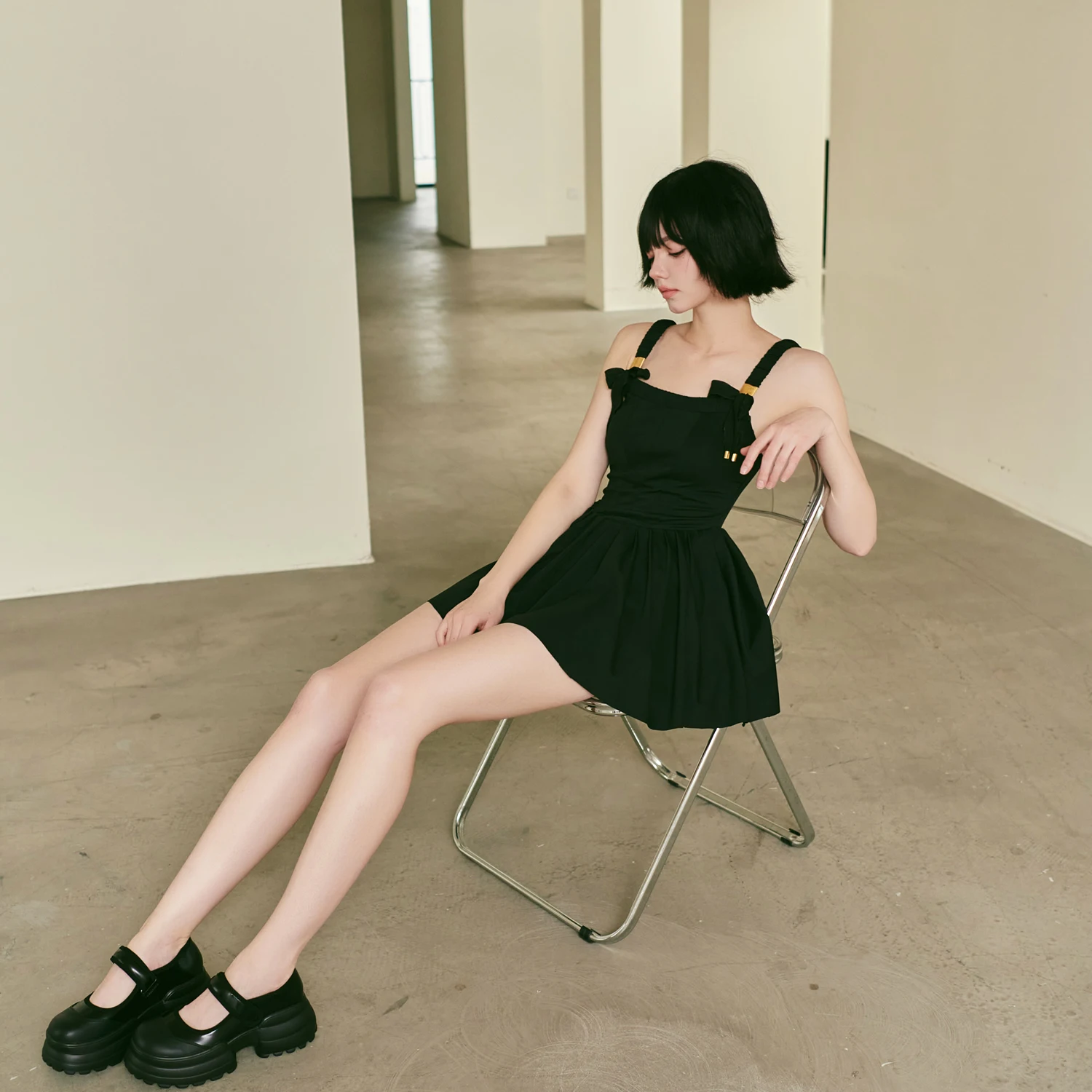 Summer Elegant Personality Sweet Bow Dress Conservative One-piece Swimsuit Black Girls Seaside Water Park Sexy Backless Swimwear