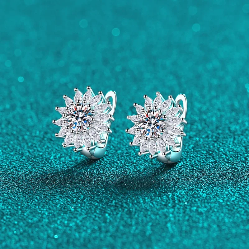 Pass Diamond Test 0.5CT Moissanite Stud Earrings Plated 18K White Gold Silver S925 Maple Leaf Shape Earrings Fine Jewelry