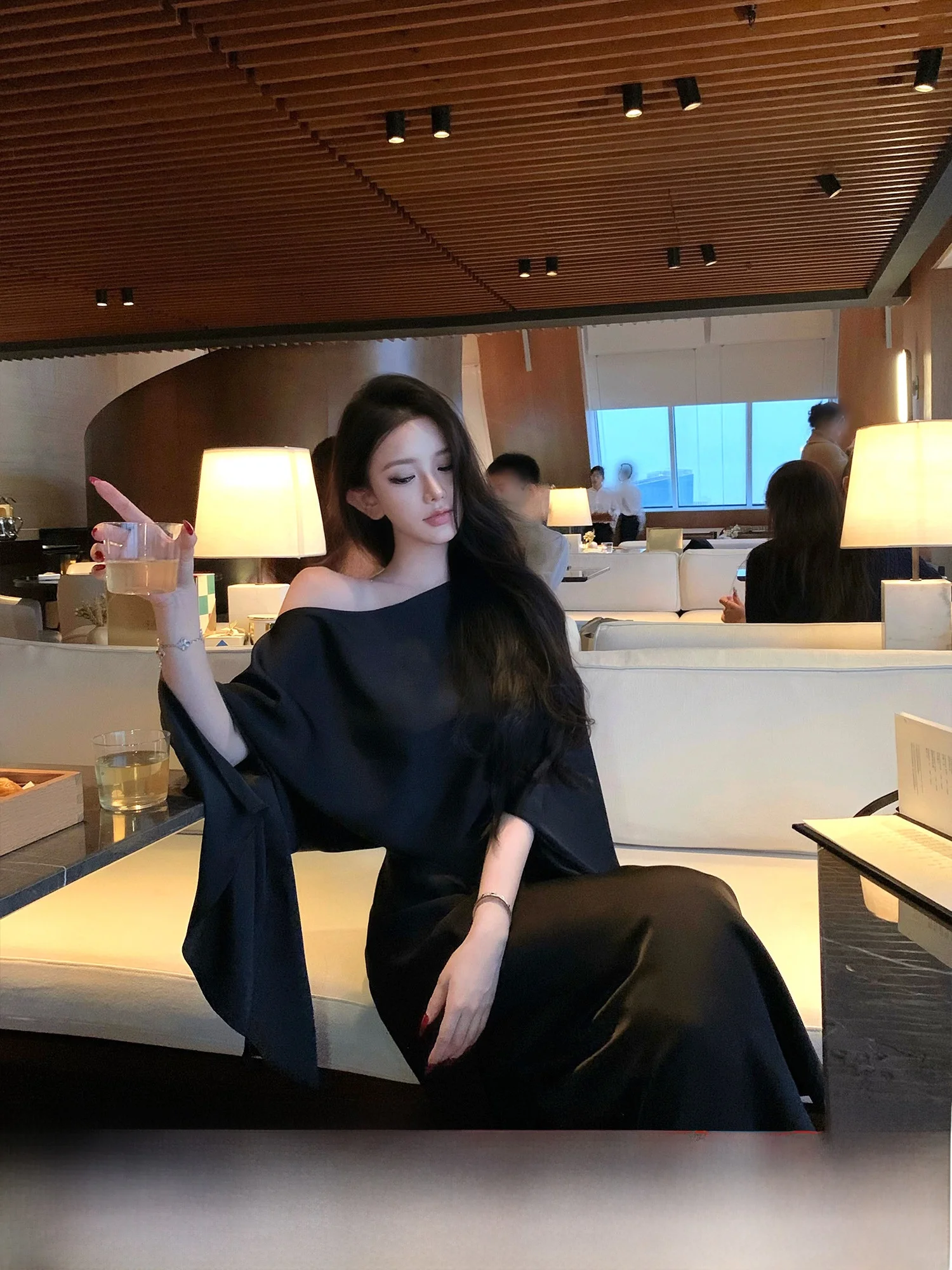 

JAYKY YANG Satin adow Asymmetrical oulder Hidden Button Loose Cover up V-Ne Knot Design Long Skirt Set Women's Faion