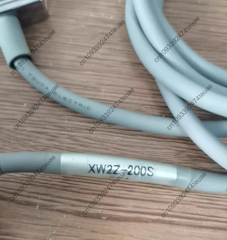 XW2Z-200S communication programming cable
