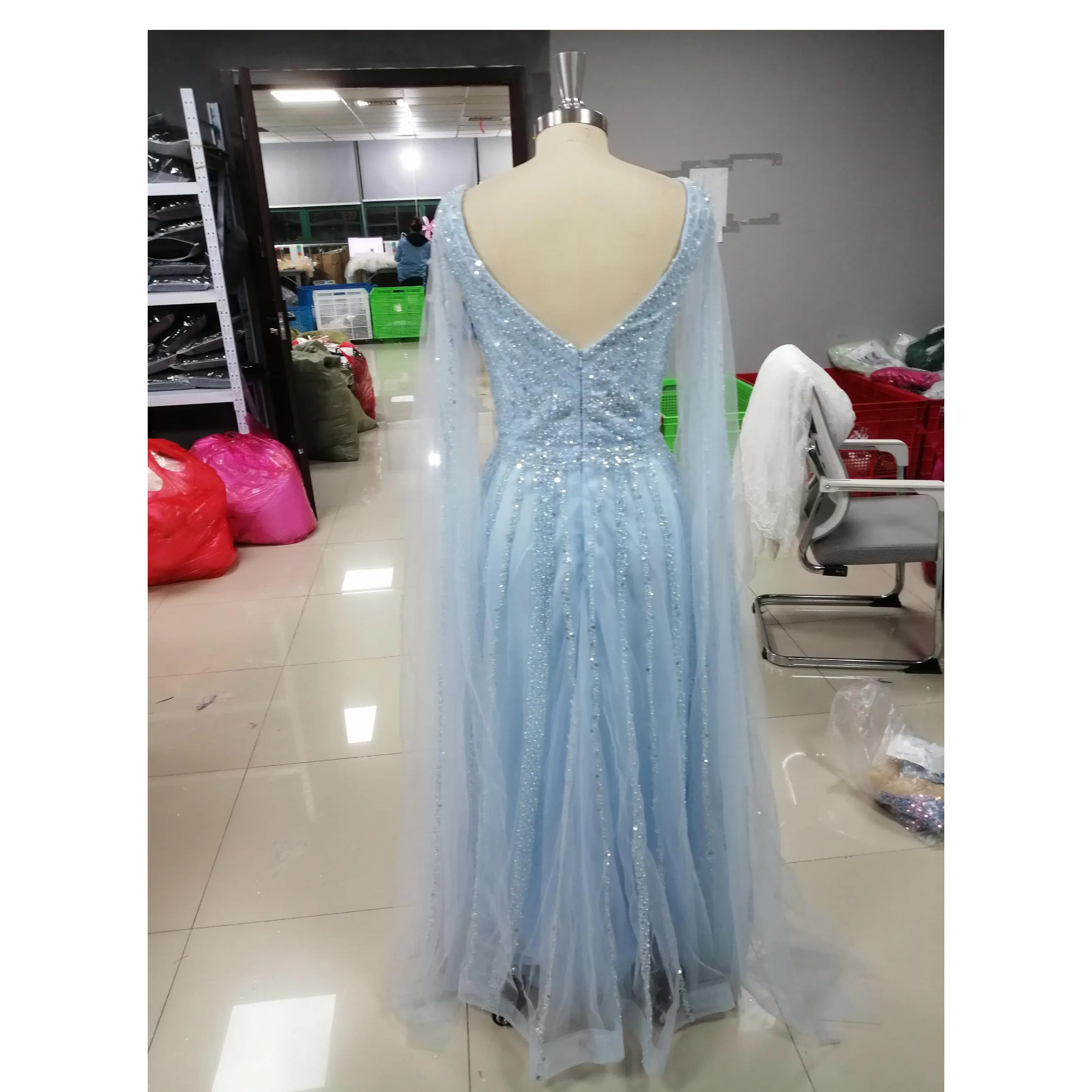 Light Blue A Line Shinning V Neck Evening Dresses Wedding Party Luxury Sequined Formal Prom Dress Dubai Party Gown Customized