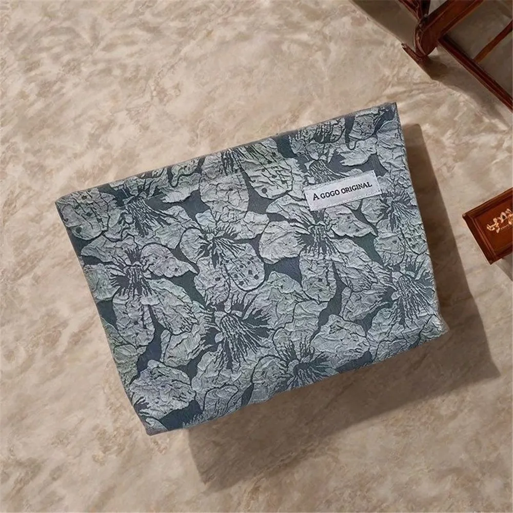 High Appearance Large Capacity Makeup Bag Flower Design Advanced Storage Pouch Simple Cosmetic Bag for Women