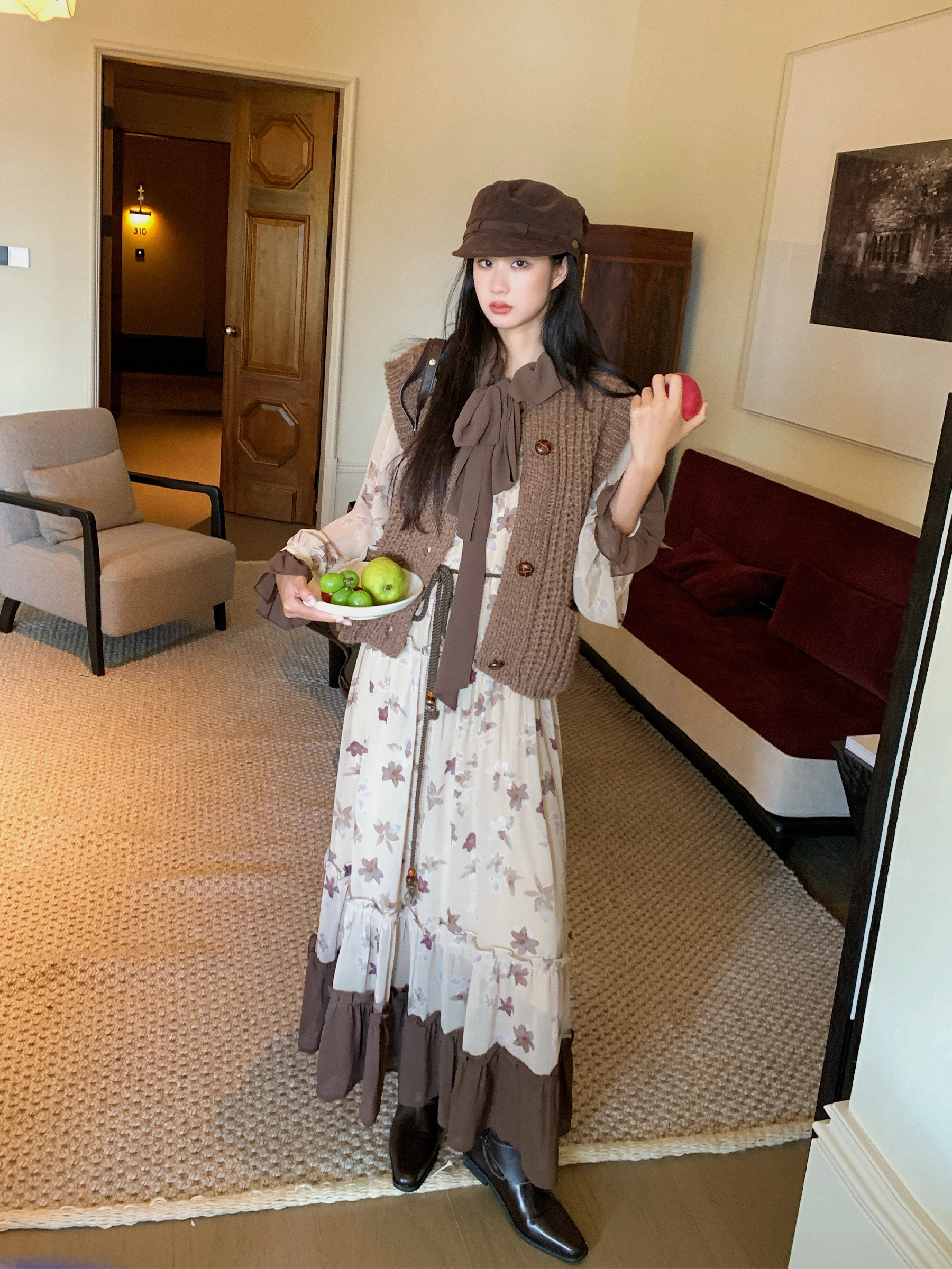 

LAZYZ Thiened Knitted round Ne Vest Women's Outerwear Loose Fit Autumn 2025 New Sle Versatile Polyester Blend Vest