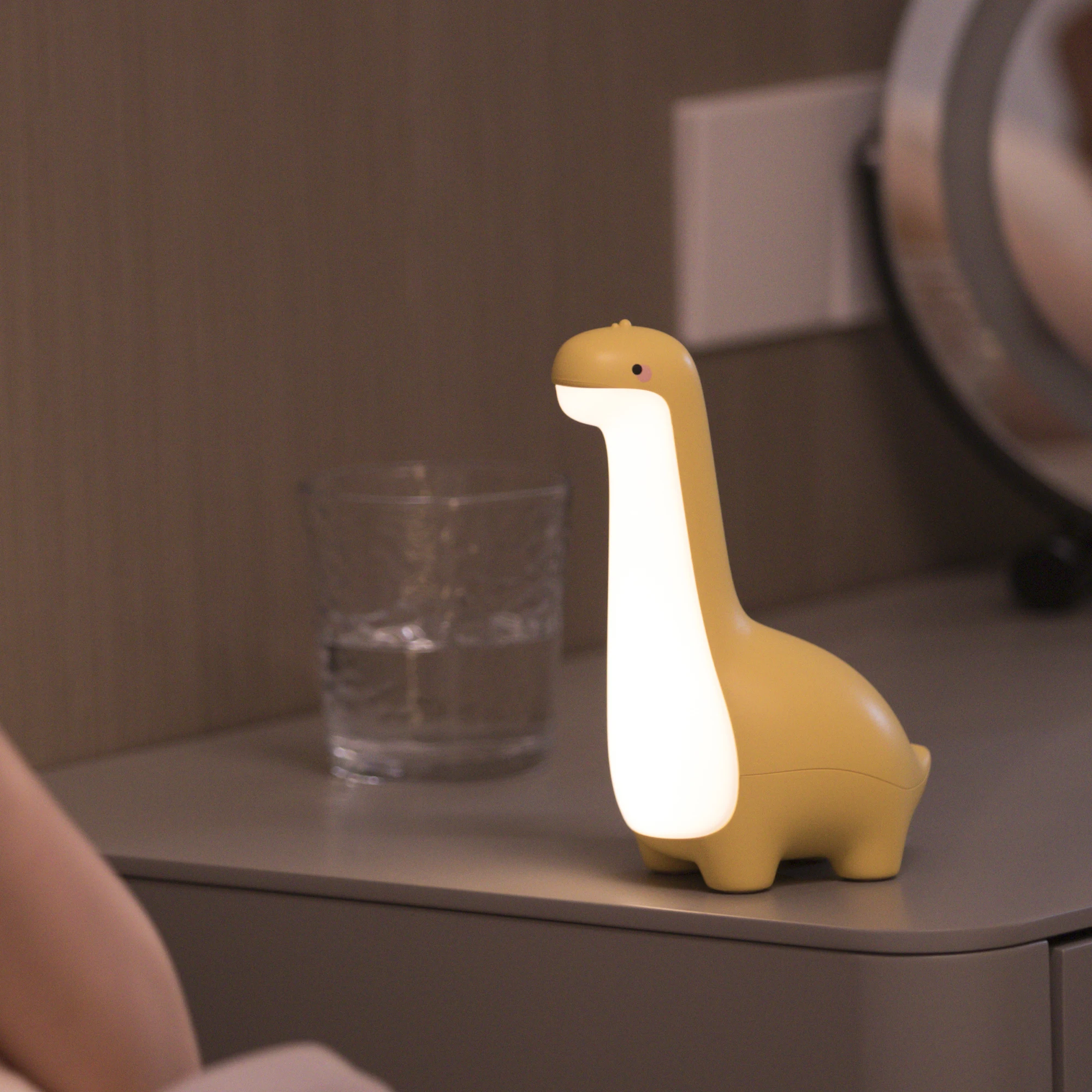 Luz Nocturna LED de dinosaurio para niños, lámpara de escritorio, iluminación interior, sincronización, luces USB, decoración de cabecera, regalo de cumpleaños