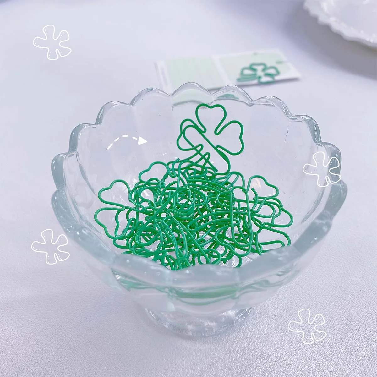10pcs INS Style Paper Clips Lucky Four-Leaf Clover Bookmark Aesthetic Novelty Shape Clips for Scrapbooking Gift & Journal Decor