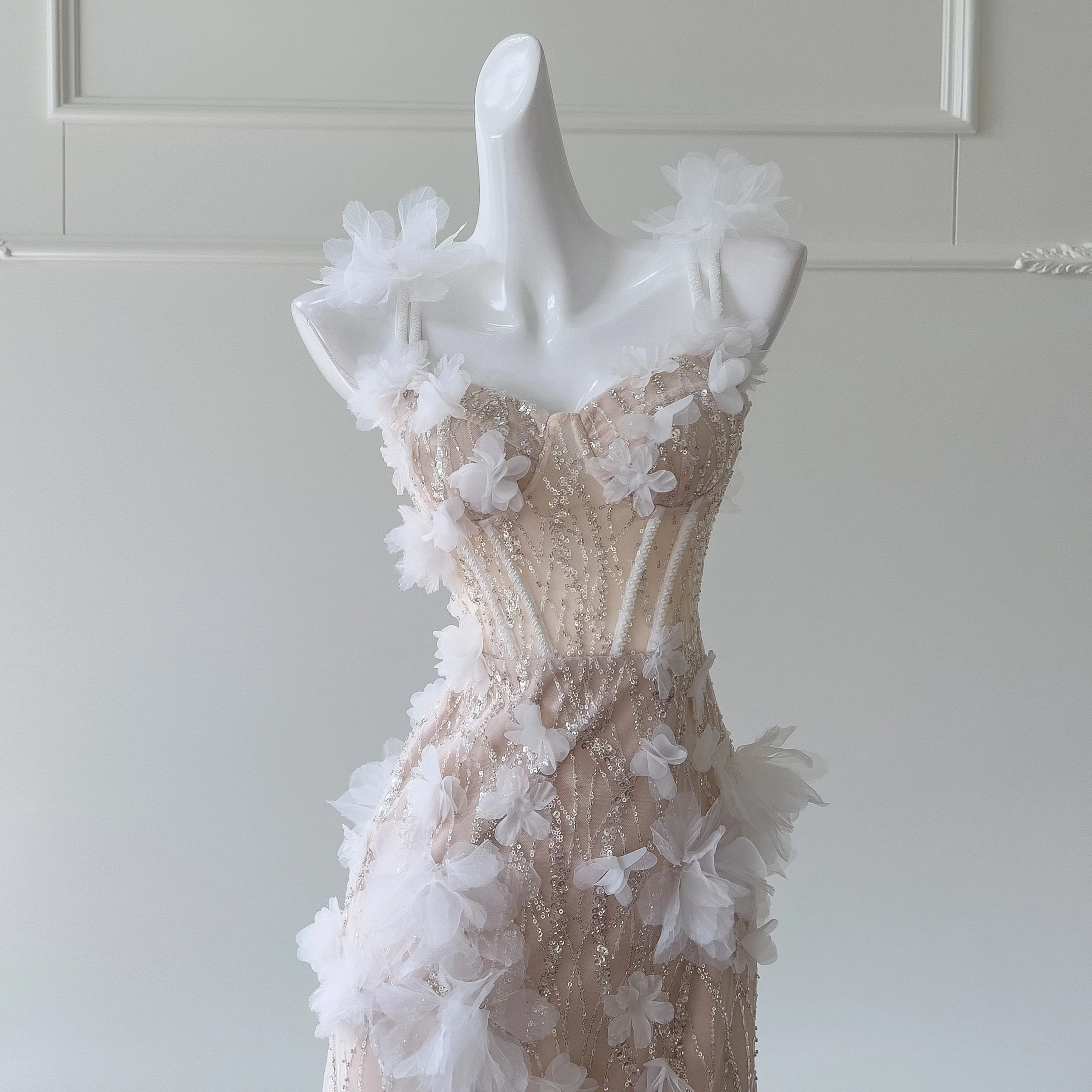 Elegant สีขาวยาวชุดแต่งงานสําหรับผู้หญิงพรหมชุดดอกไม้ชุดราตรี